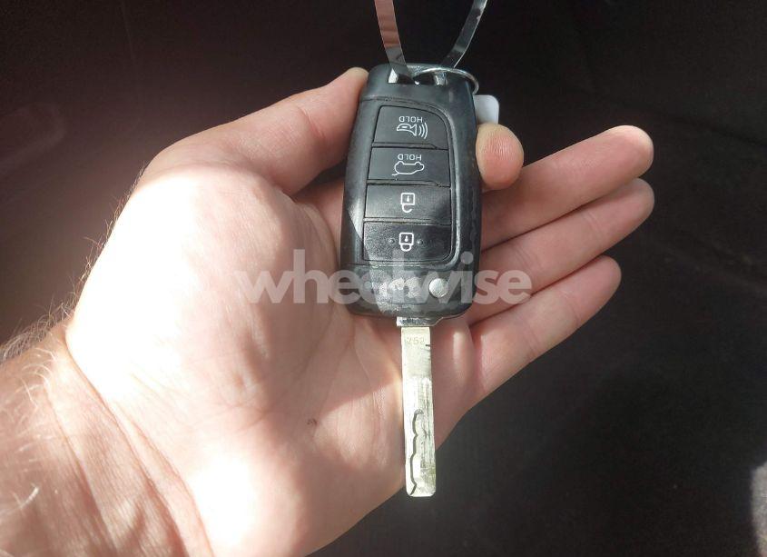 Photo 11 of 2019 Hyundai Kona SE (VIN KM8K12AAXKU298329)