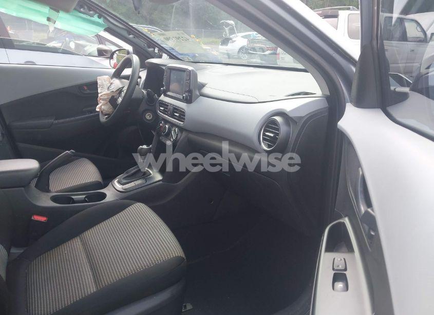 Photo 5 of 2019 Hyundai Kona SE (VIN KM8K12AAXKU298329)