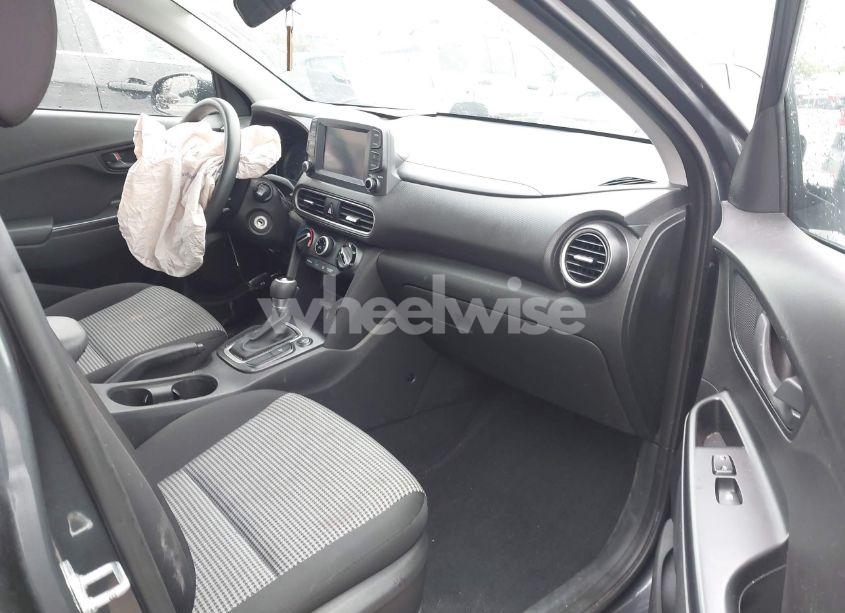 Photo 5 of 2019 Hyundai Kona SE (VIN KM8K1CAA3KU290126)