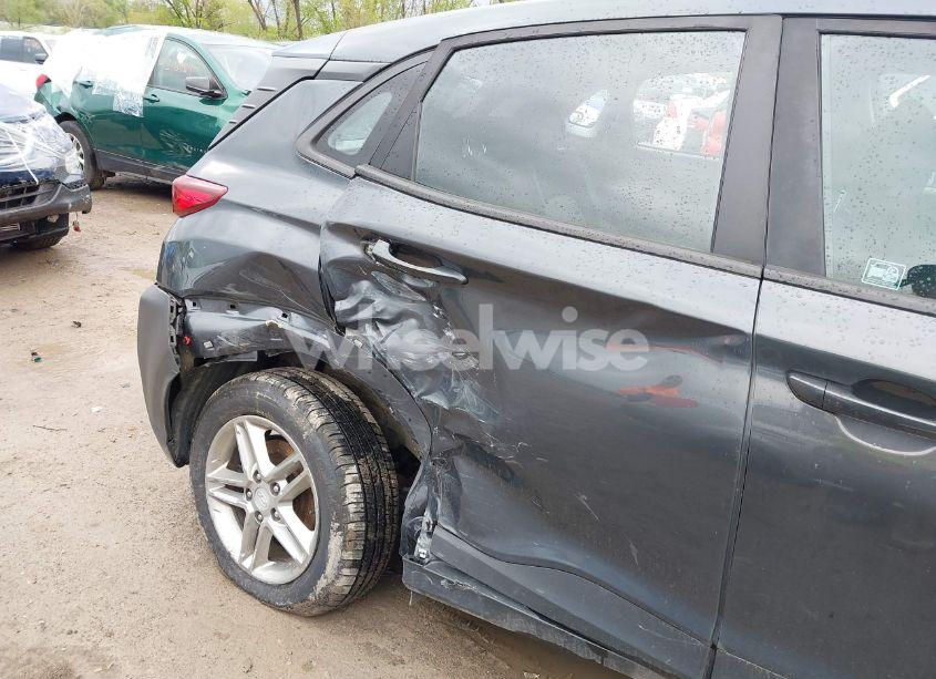 Photo 6 of 2019 Hyundai Kona SE (VIN KM8K1CAA3KU290126)