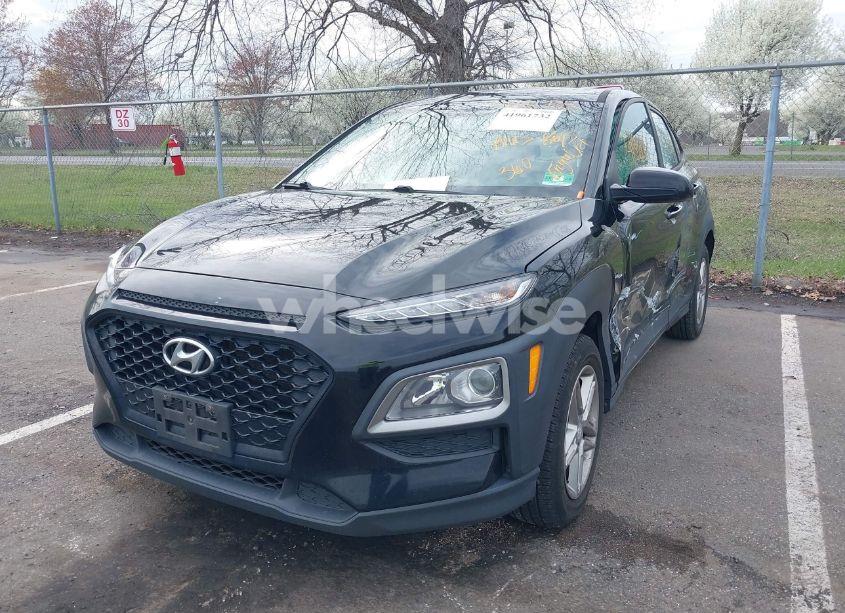 Photo 2 of 2018 Hyundai Kona SE (VIN KM8K1CAA5JU153655)