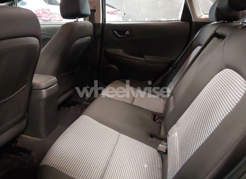 Photo 8 of 2021 Hyundai Kona SE (VIN KM8K1CAA5MU647521)