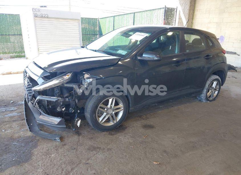 Photo 2 of 2018 Hyundai Kona SE (VIN KM8K1CAA7JU148991)