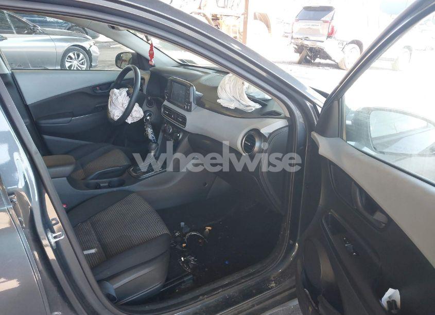 Photo 5 of 2018 Hyundai Kona SE (VIN KM8K1CAA7JU148991)