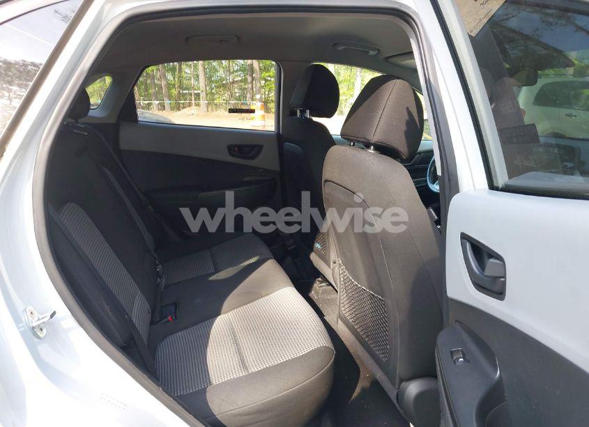 Photo 8 of 2018 Hyundai Kona SEL (VIN KM8K22AA0JU162528)