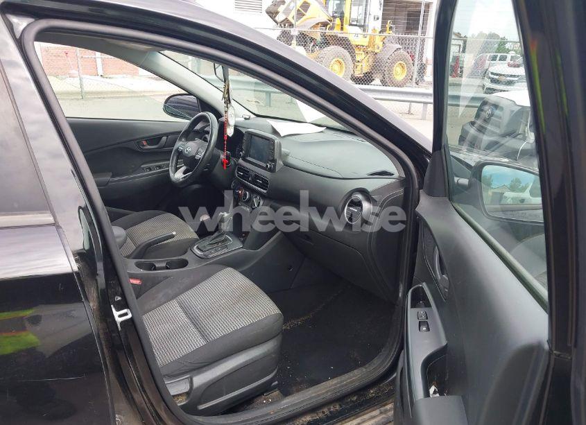 Photo 5 of 2018 Hyundai Kona SEL (VIN KM8K22AA4JU103109)