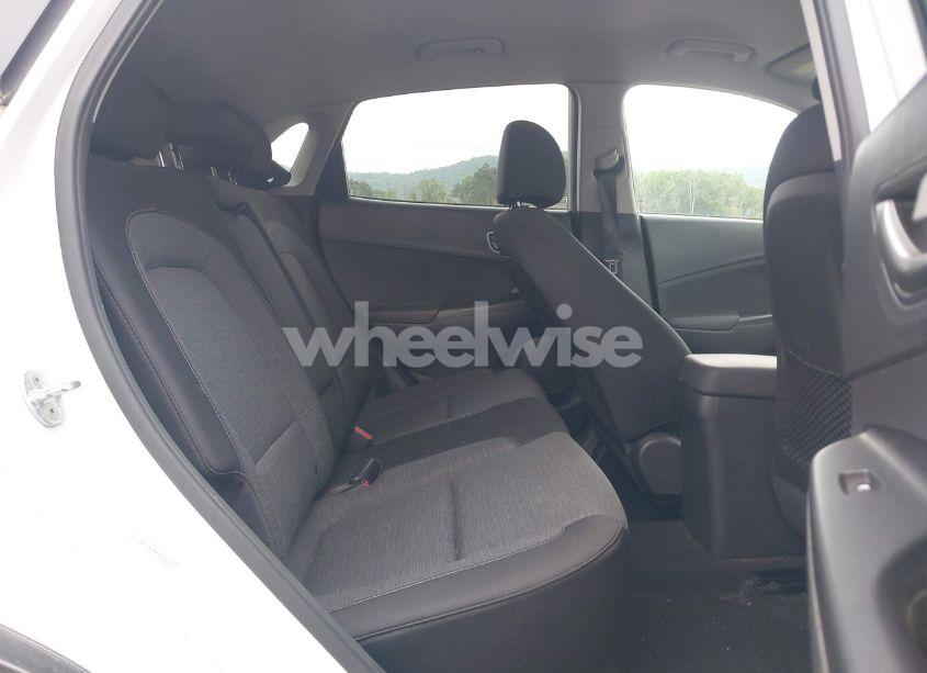 Photo 8 of 2019 Hyundai Kona EV SEL (VIN KM8K23AG0KU036939)