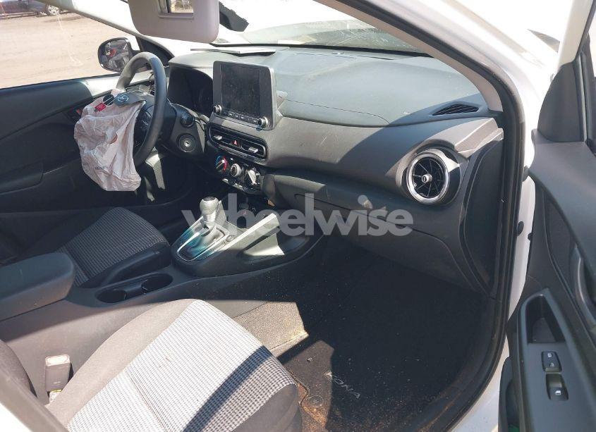 Photo 5 of 2022 Hyundai Kona SE (VIN KM8K2CAB1NU825562)