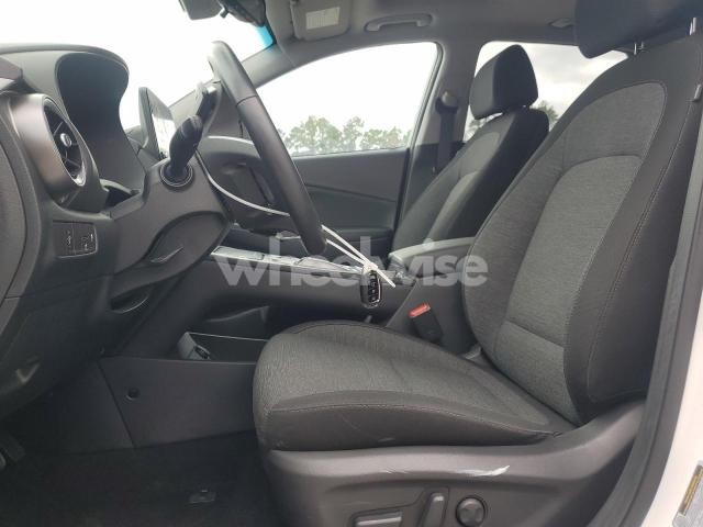 Photo 2 of 2023 HYUNDAI KONA SEL (VIN KM8K33AGXPU189168)