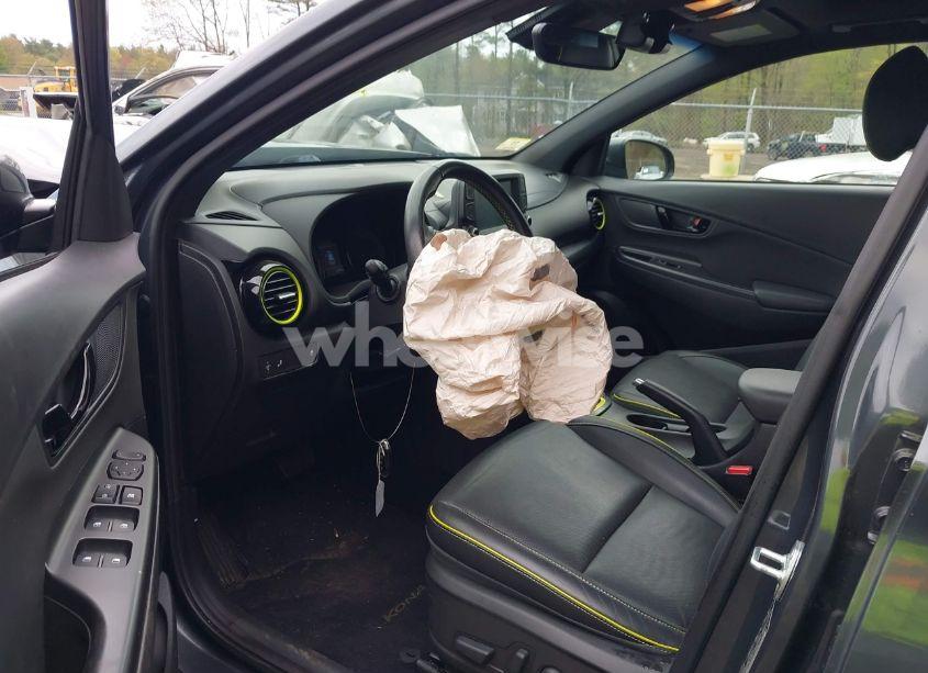 Photo 5 of 2018 Hyundai Kona LIMITED (VIN KM8K3CA58JU112854)