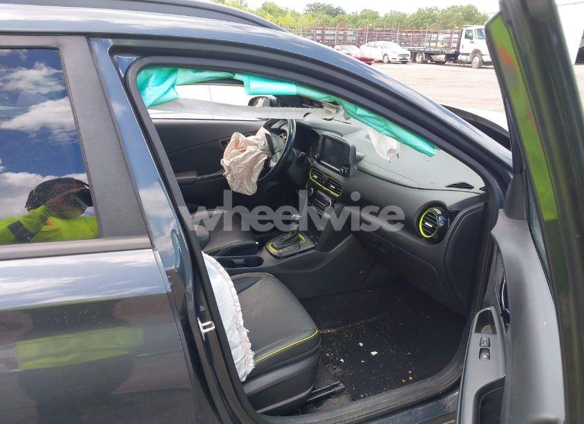 Photo 5 of 2019 Hyundai Kona ULTIMATE (VIN KM8K53A55KU192898)