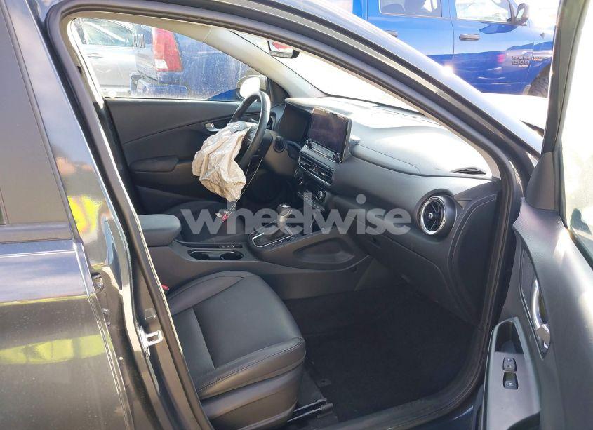 Photo 5 of 2022 Hyundai Kona LIMITED (VIN KM8K5CA33NU877453)