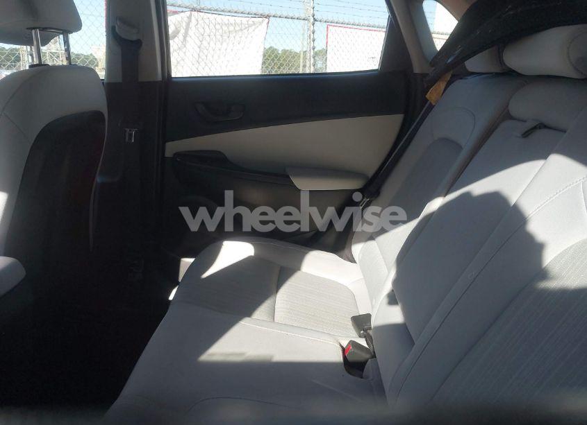 Photo 8 of 2022 Hyundai Kona SEL (VIN KM8K62AB5NU812389)