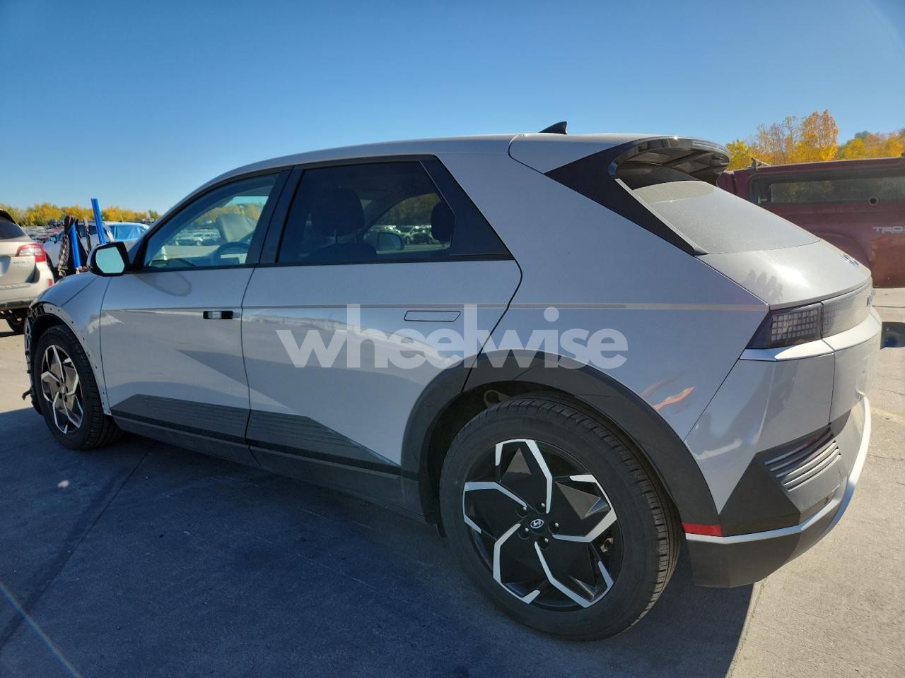 Photo 2 of 2022 HYUNDAI IONIQ 5 SE (VIN KM8KM4AE5NU063962)