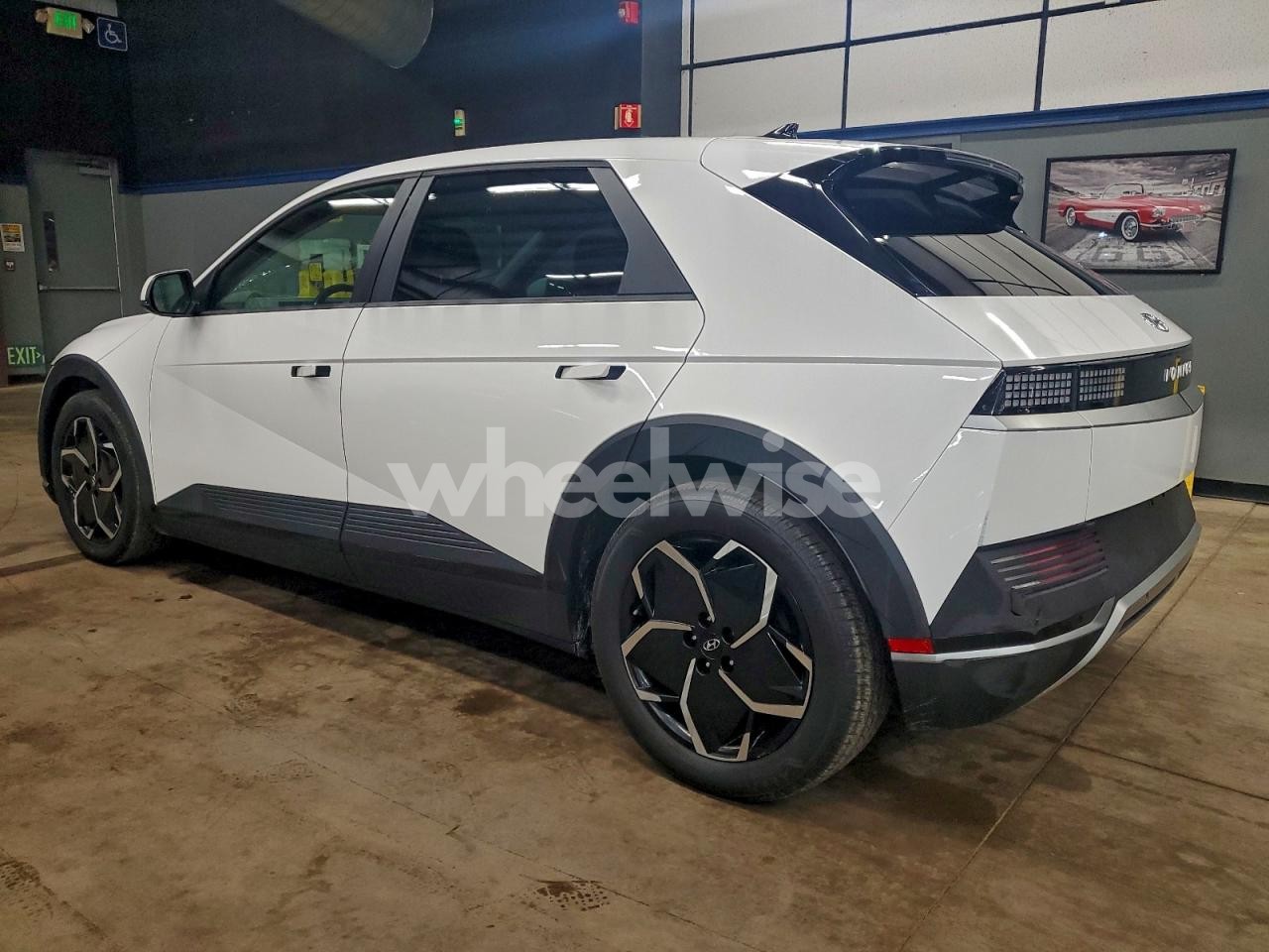 Photo 2 of 2022 HYUNDAI IONIQ 5 SE (VIN KM8KMDAF2NU086107)