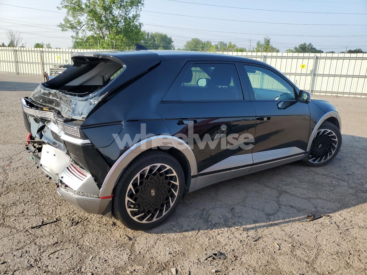 Photo 3 of 2024 HYUNDAI IONIQ 5 LIMITED (VIN KM8KRDDF8RU249149)