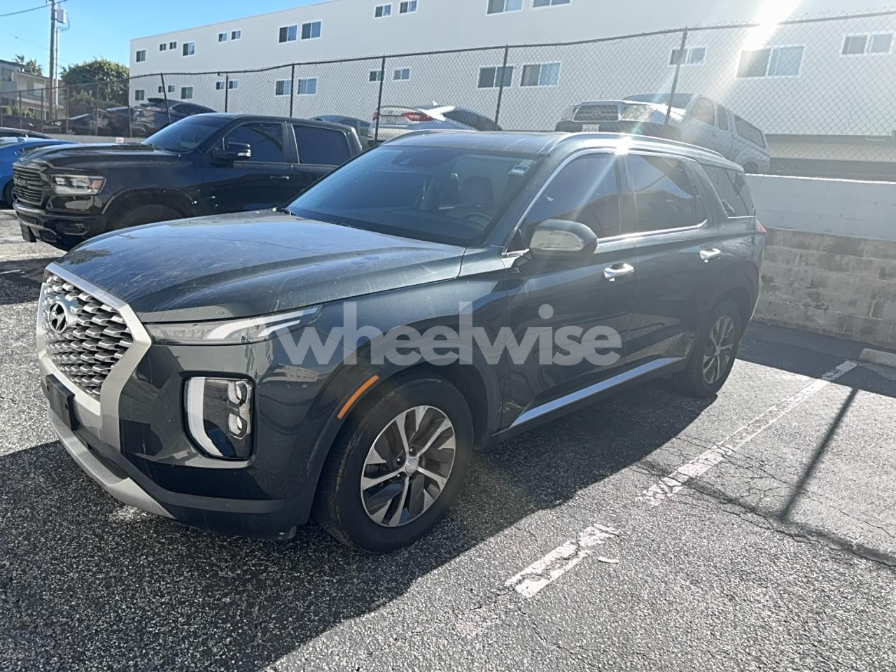 Photo 2 of 2022 HYUNDAI PALISADE SEL (VIN KM8R24HE7NU359575)