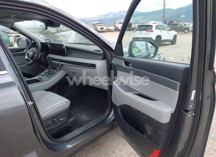 Photo 5 of 2025 Hyundai Palisade SEL (VIN KM8R2DGE6SU850541)