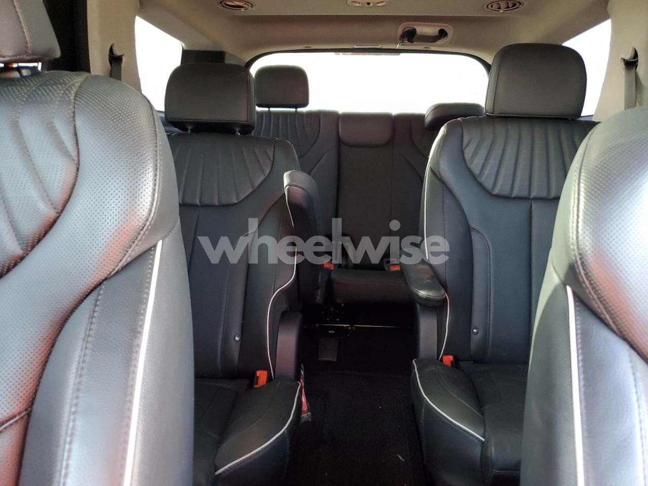 Photo 10 of 2024 HYUNDAI PALISADE LIMITED (VIN KM8R54GE0RU669887)