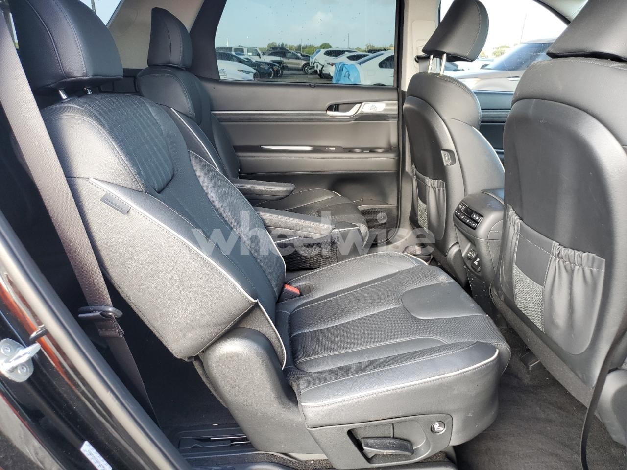 Photo 11 of 2024 HYUNDAI PALISADE LIMITED (VIN KM8R54GE0RU669887)