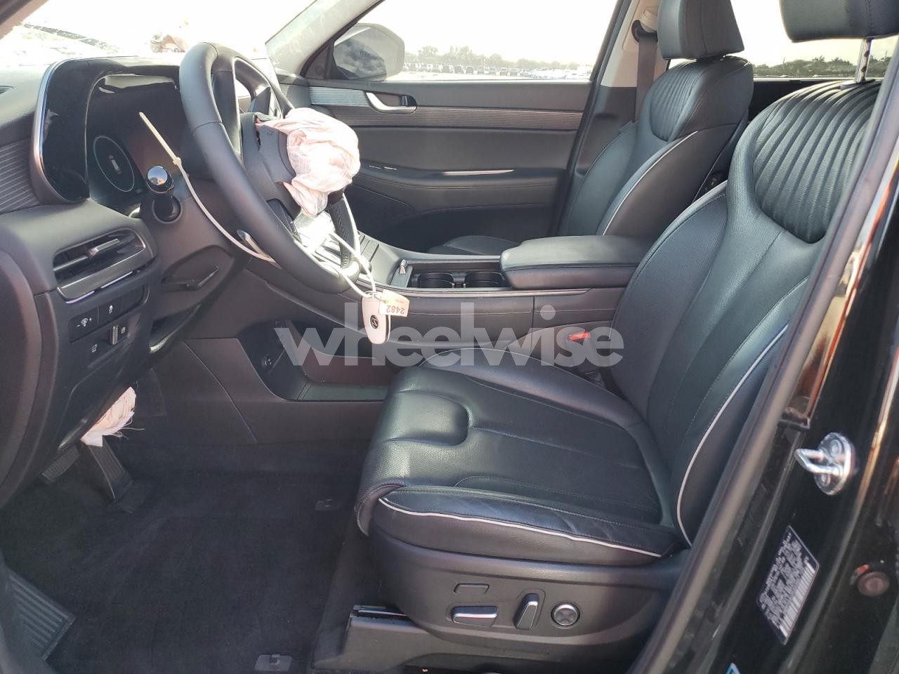 Photo 7 of 2024 HYUNDAI PALISADE LIMITED (VIN KM8R54GE0RU669887)