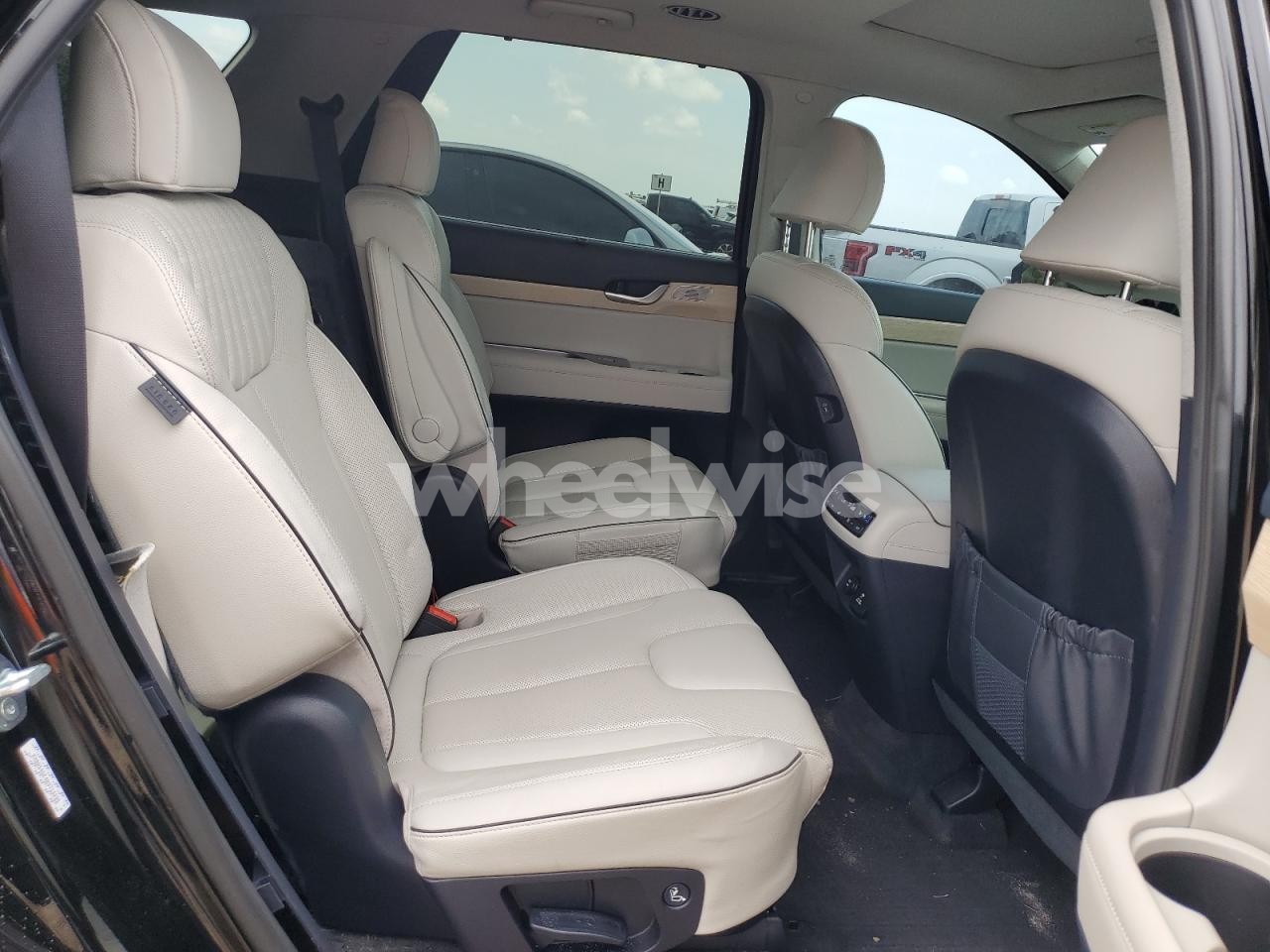 Photo 11 of 2024 HYUNDAI PALISADE LIMITED (VIN KM8R54GE4RU716225)