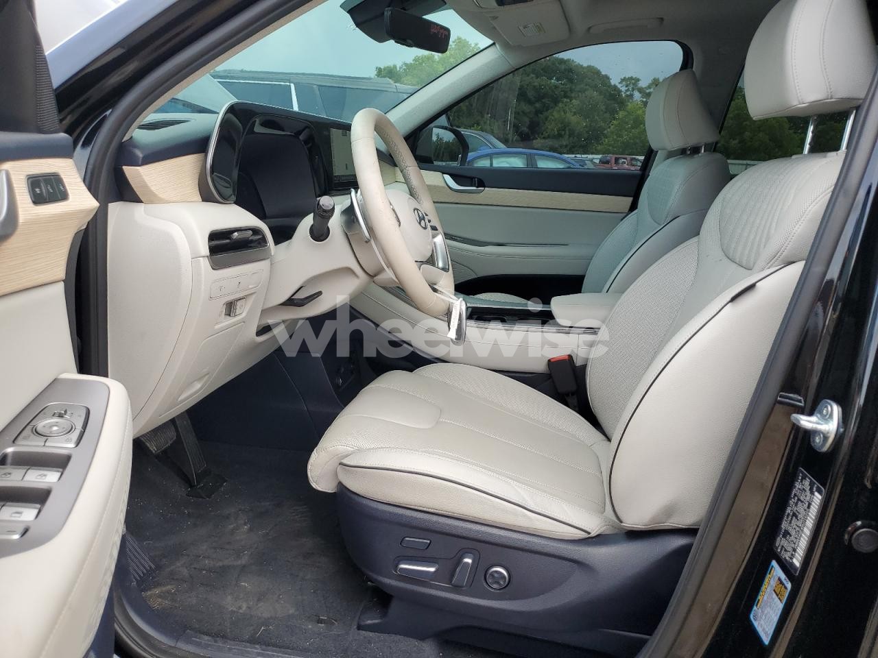 Photo 7 of 2024 HYUNDAI PALISADE LIMITED (VIN KM8R54GE4RU716225)