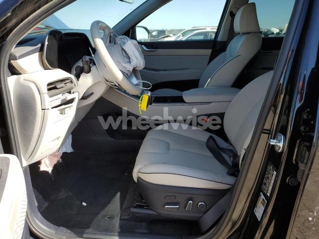 Photo 2 of 2024 HYUNDAI PALISADE LIMITED (VIN KM8R5DGE0RU720076)