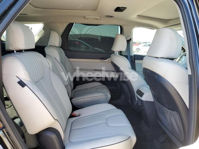 Photo 3 of 2024 HYUNDAI PALISADE LIMITED (VIN KM8R5DGE0RU720076)