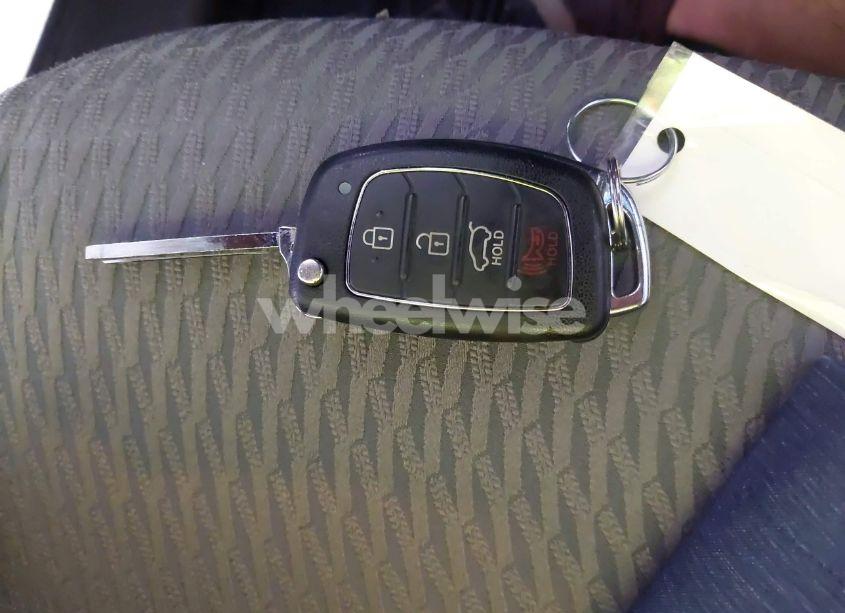 Photo 11 of 2016 Hyundai Santa FE SE (VIN KM8SM4HF3GU133413)