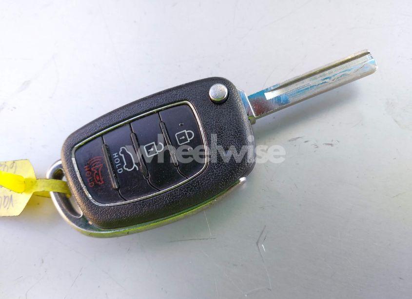 Photo 11 of 2017 Hyundai Santa FE SE (VIN KM8SM4HF3HU213523)