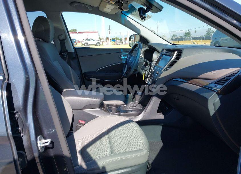 Photo 5 of 2017 Hyundai Santa FE SE (VIN KM8SM4HF3HU213523)