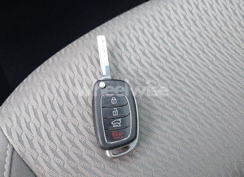 Photo 11 of 2017 Hyundai Santa FE SE (VIN KM8SM4HF4HU241170)