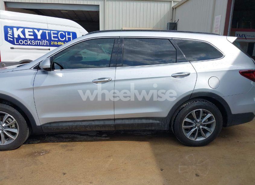 Photo 14 of 2017 Hyundai Santa FE SE (VIN KM8SM4HF4HU241170)