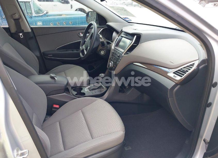 Photo 5 of 2017 Hyundai Santa FE SE (VIN KM8SM4HF4HU241170)