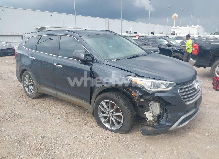 2017 Hyundai Santa FE SE (VIN KM8SM4HFXHU242923) main photo