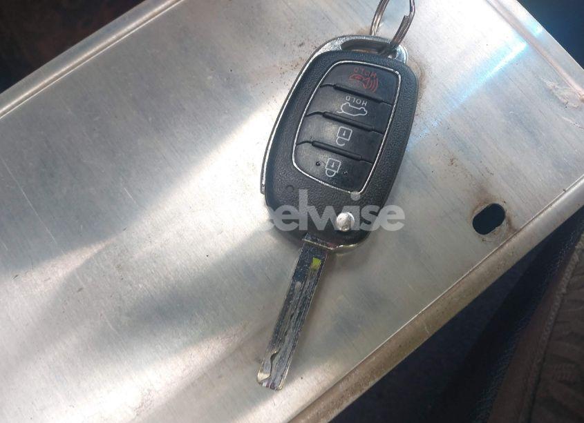 Photo 11 of 2017 Hyundai Santa FE SE (VIN KM8SM4HFXHU242923)