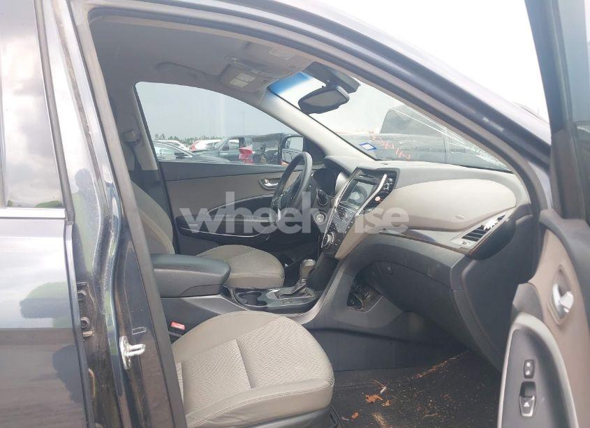 Photo 5 of 2017 Hyundai Santa FE SE (VIN KM8SM4HFXHU242923)