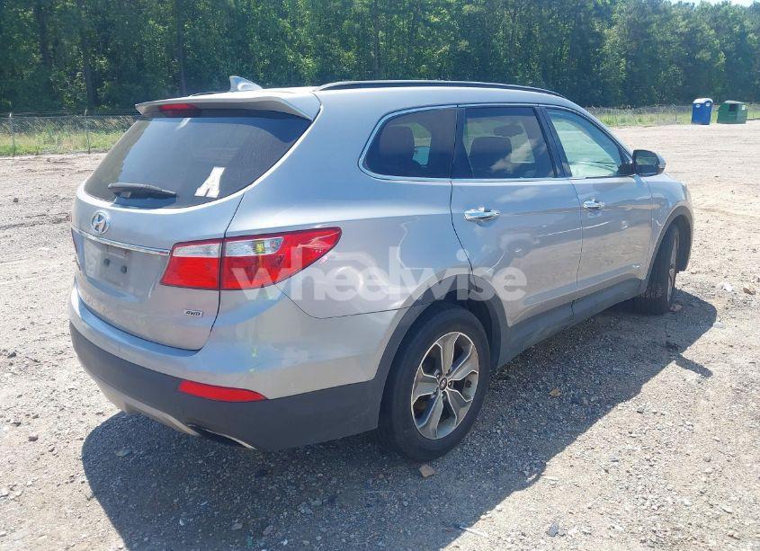 Photo 4 of 2016 Hyundai Santa FE SE (VIN KM8SMDHF0GU155983)