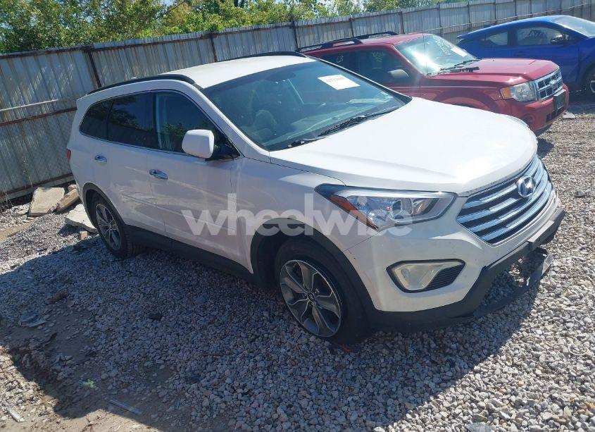 2016 Hyundai Santa FE SE (VIN KM8SMDHF1GU143079) main photo