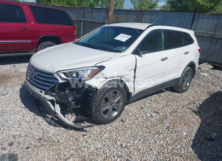 Photo 2 of 2016 Hyundai Santa FE SE (VIN KM8SMDHF1GU143079)