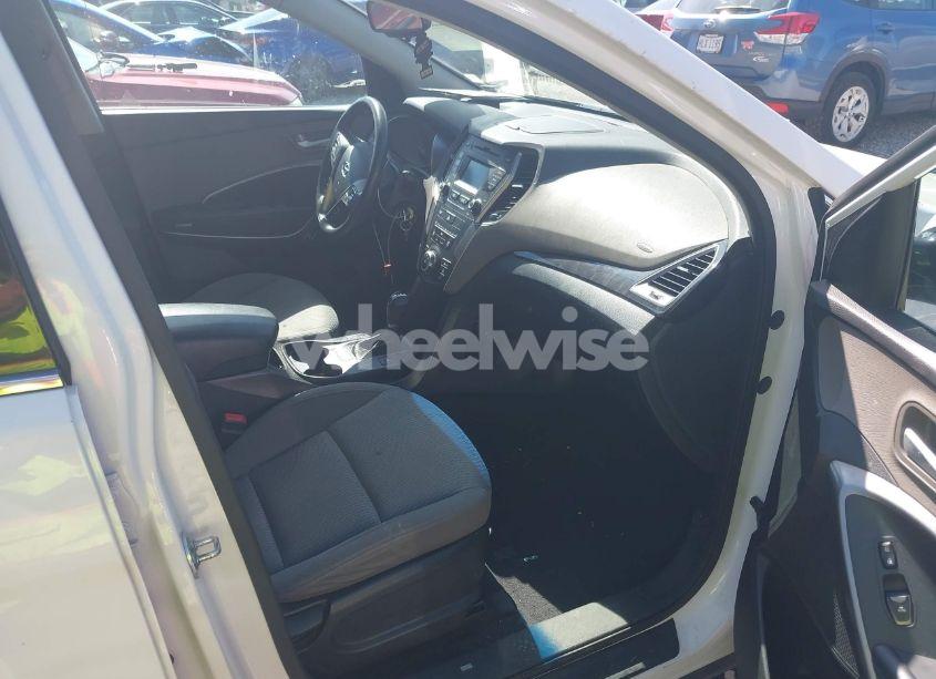 Photo 5 of 2016 Hyundai Santa FE SE (VIN KM8SMDHF1GU143079)