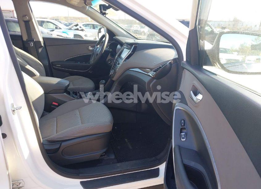 Photo 5 of 2017 Hyundai Santa FE SE (VIN KM8SMDHF5HU257085)