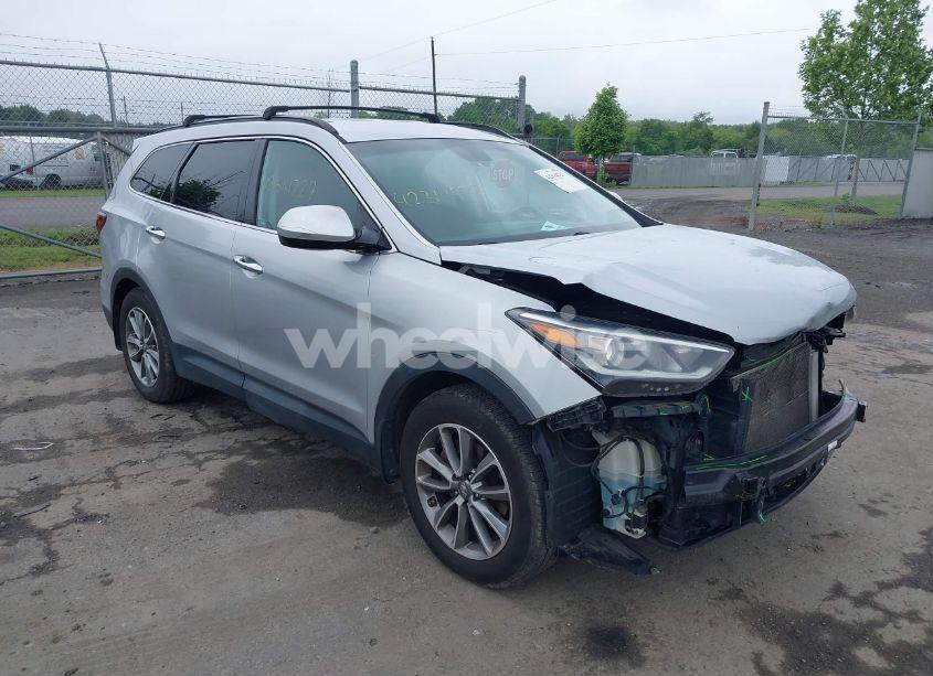 2017 Hyundai Santa FE SE (VIN KM8SMDHF9HU205507) main photo