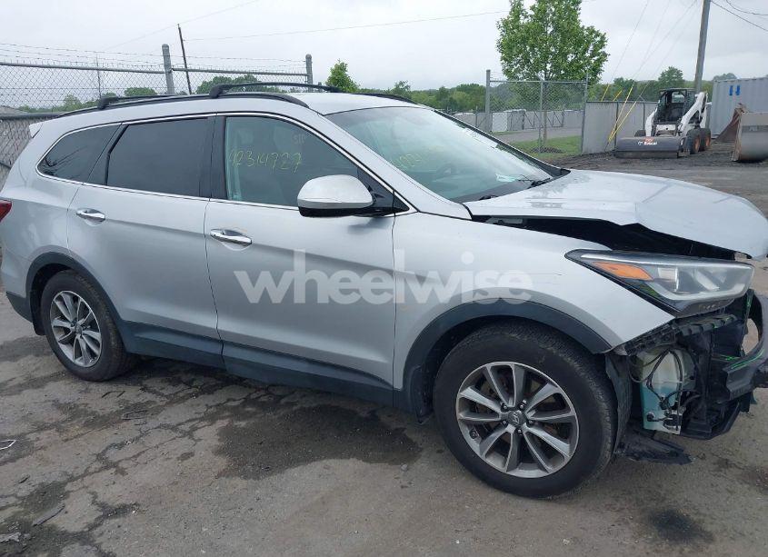 Photo 13 of 2017 Hyundai Santa FE SE (VIN KM8SMDHF9HU205507)