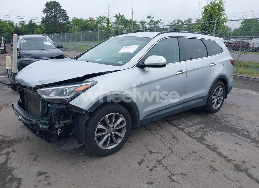 Photo 2 of 2017 Hyundai Santa FE SE (VIN KM8SMDHF9HU205507)