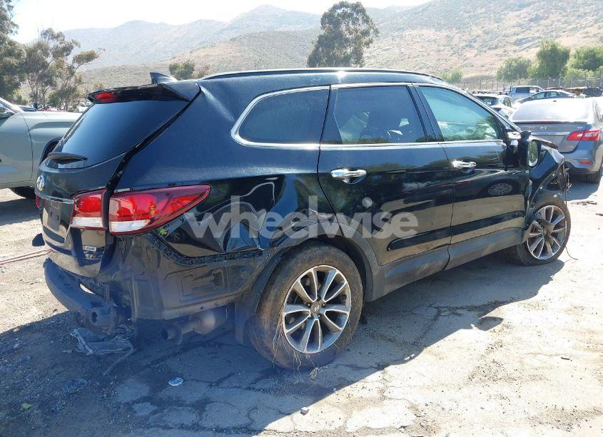 Photo 4 of 2017 Hyundai Santa FE SE (VIN KM8SMDHF9HU212134)