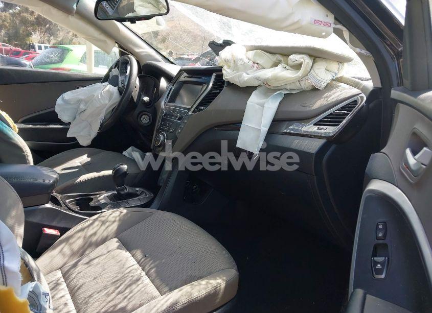 Photo 5 of 2017 Hyundai Santa FE SE (VIN KM8SMDHF9HU212134)