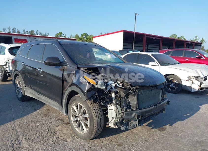 2017 Hyundai Santa FE SE (VIN KM8SMDHFXHU218458) main photo