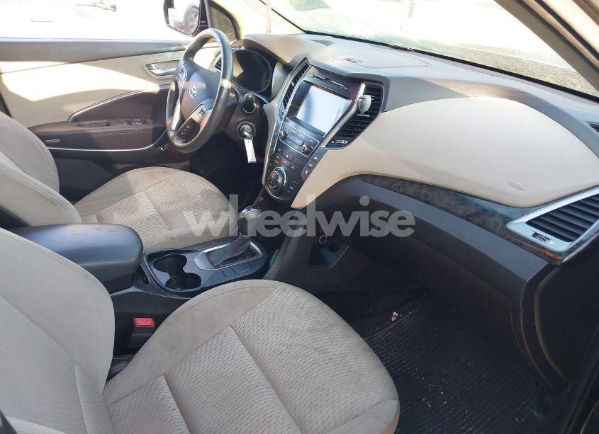 Photo 5 of 2017 Hyundai Santa FE SE (VIN KM8SMDHFXHU218458)